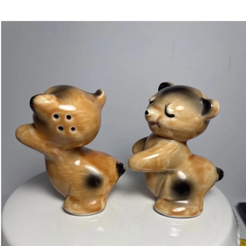 Van Tellingen Hugging Bears Salt Pepper Shakers Tan Good Vintage Ceramic MCM